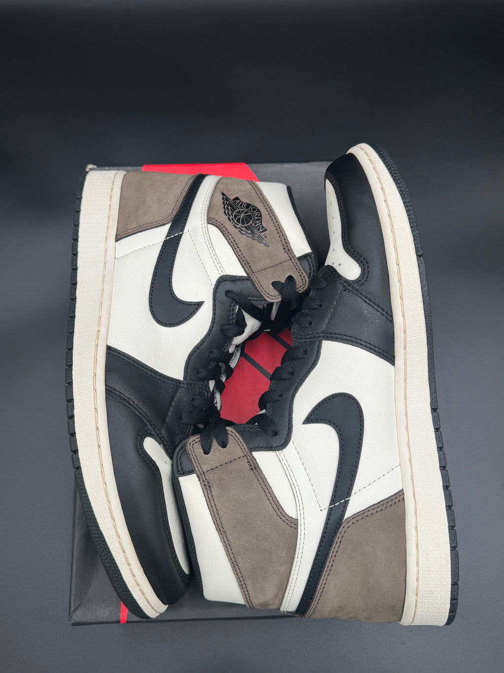 Air Jordan 1 Retro High OG 'Dark Mocha'