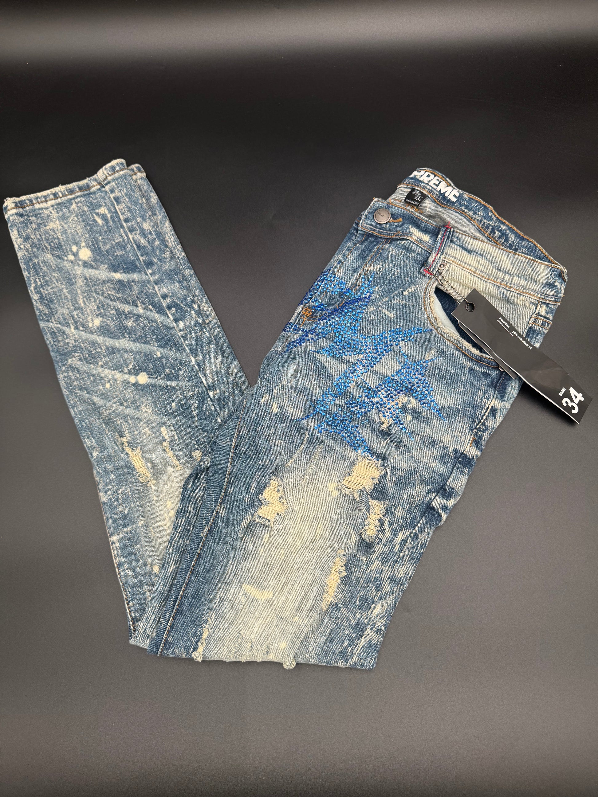 THRT DISTRESSED BLUE JEANS