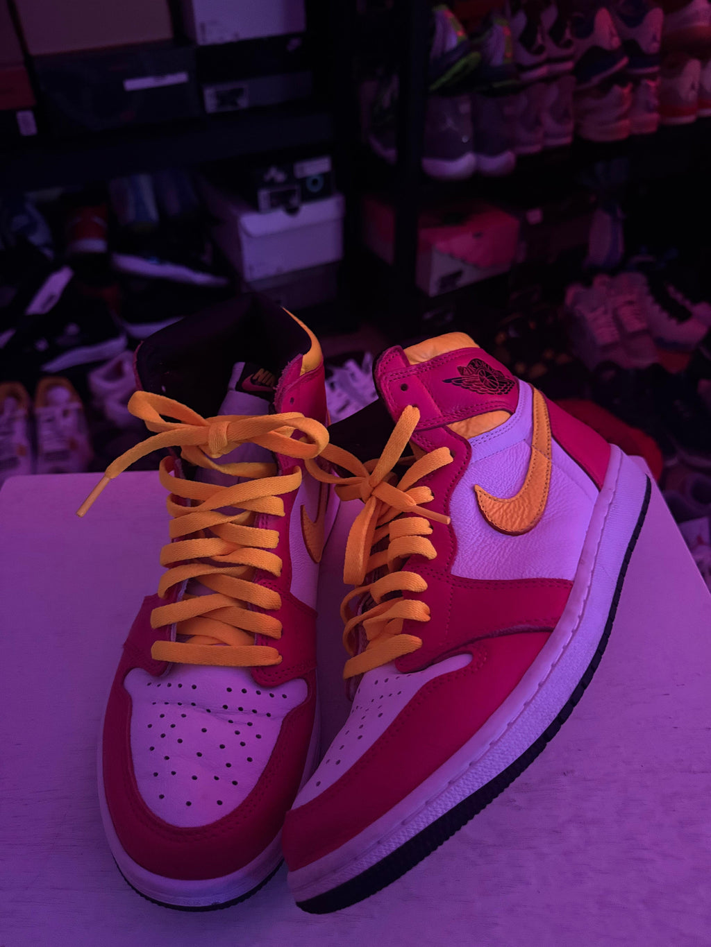 Air Jordan 1 Retro High OG 'Light Fusion Red'