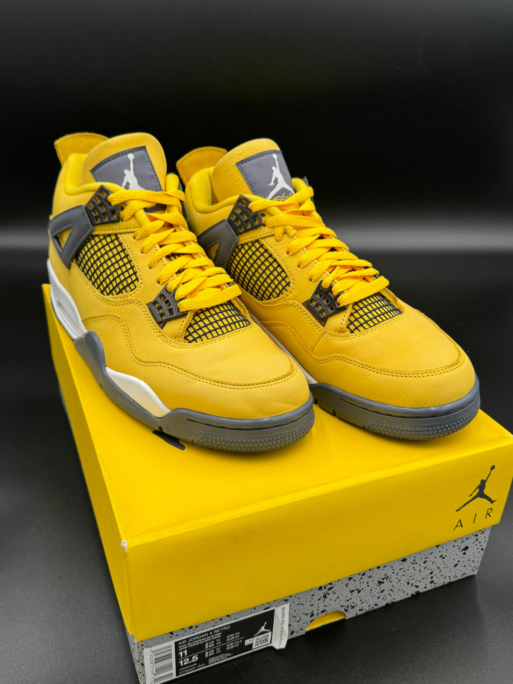 Air Jordan 4 Retro 'Lightning' 2021