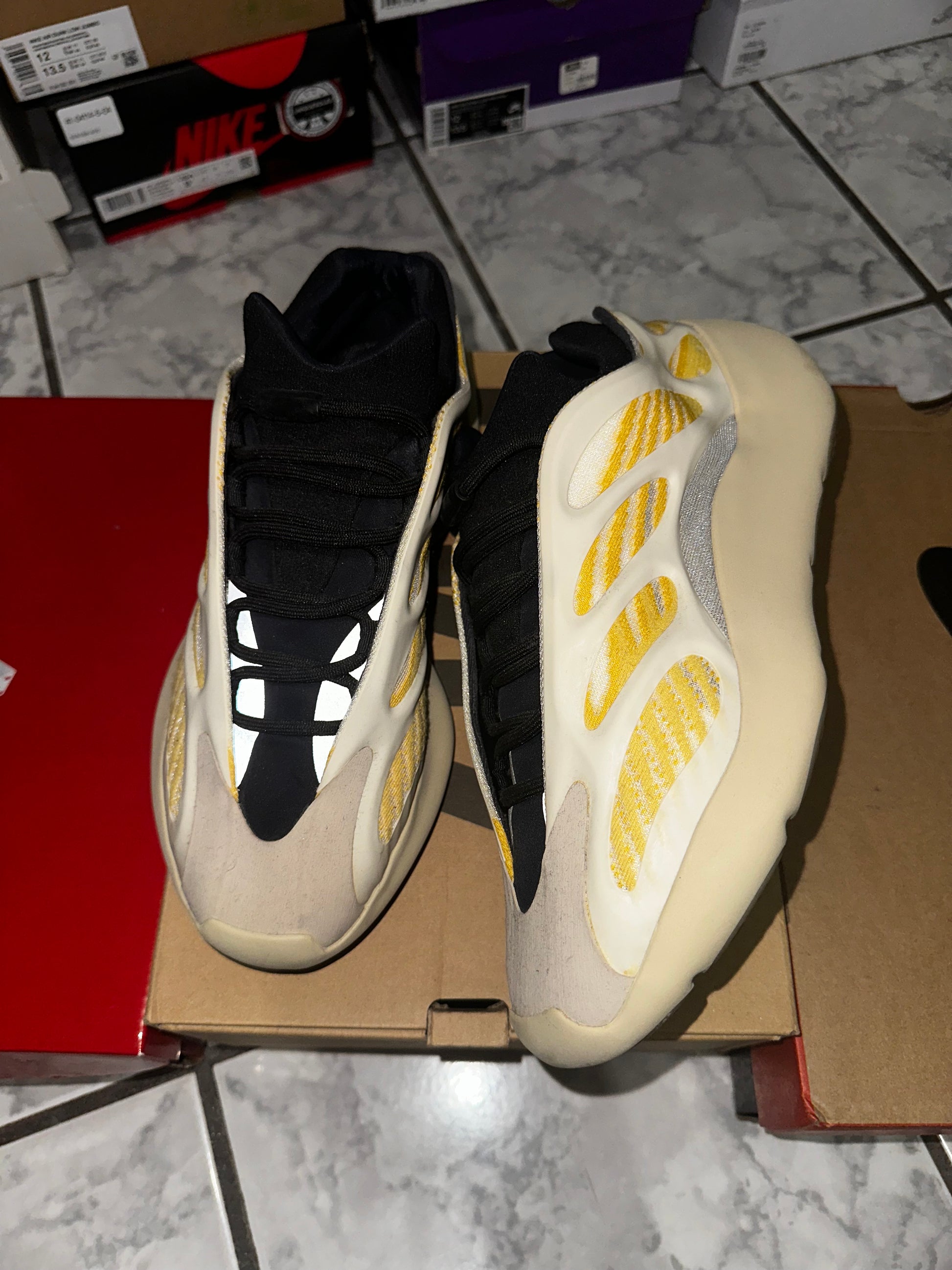 Yeezy 700 V3 'Safflower'
