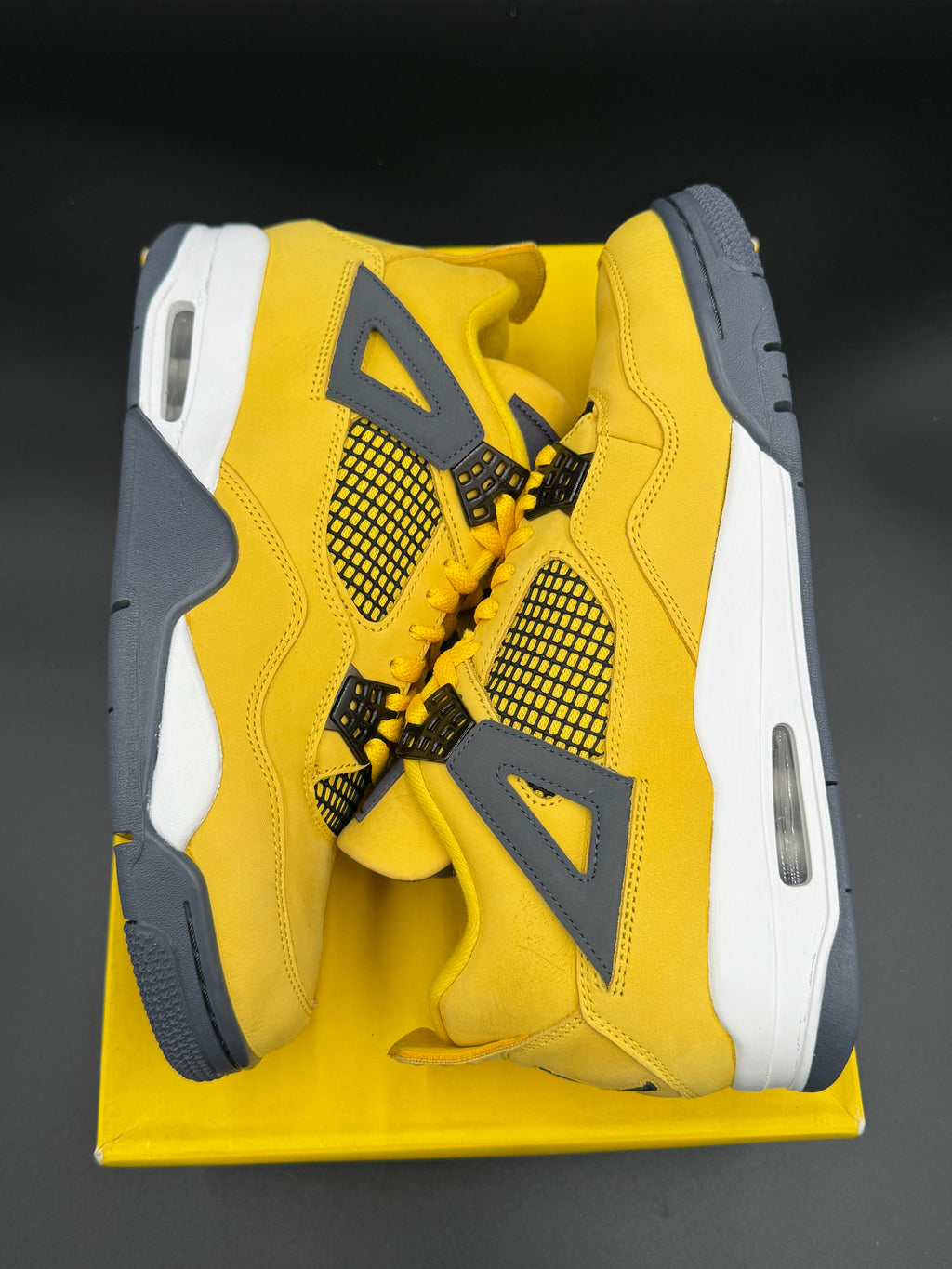Air Jordan 4 Retro 'Lightning' 2021