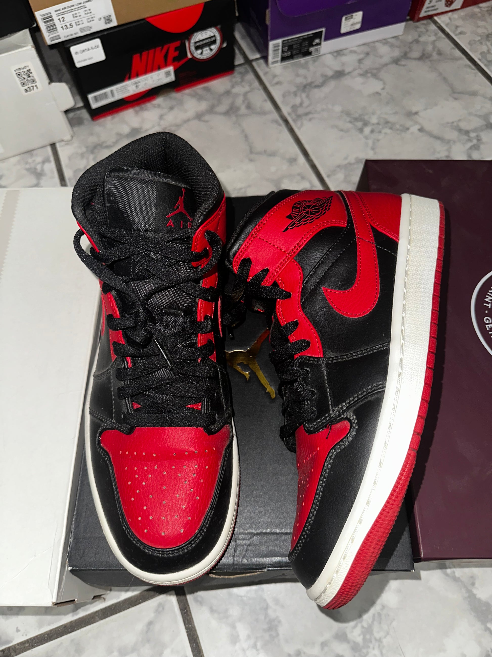 Air Jordan 1 Mid 'Banned'