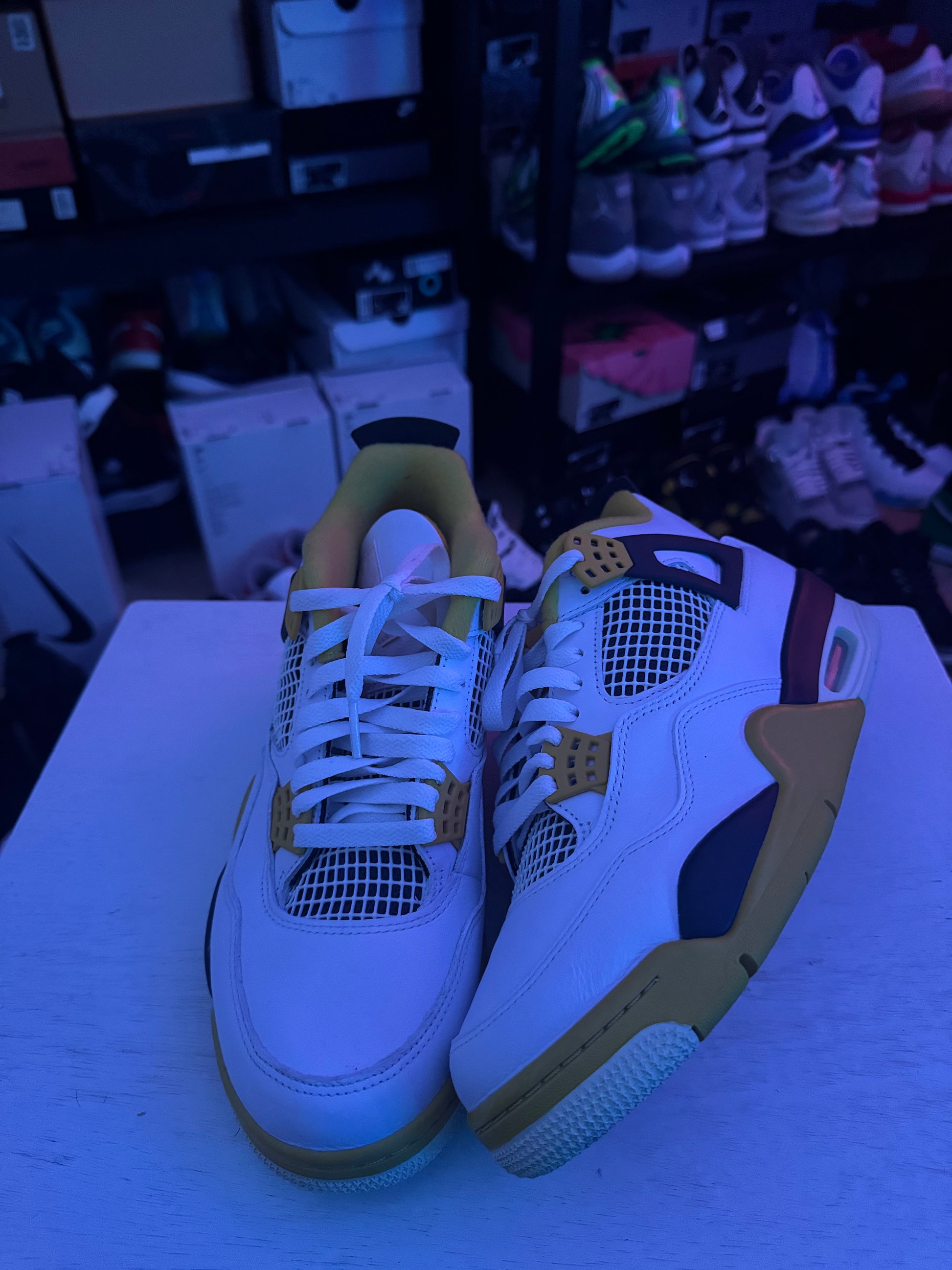 Wmns Air Jordan 4 Retro 'Vivid Sulfur'