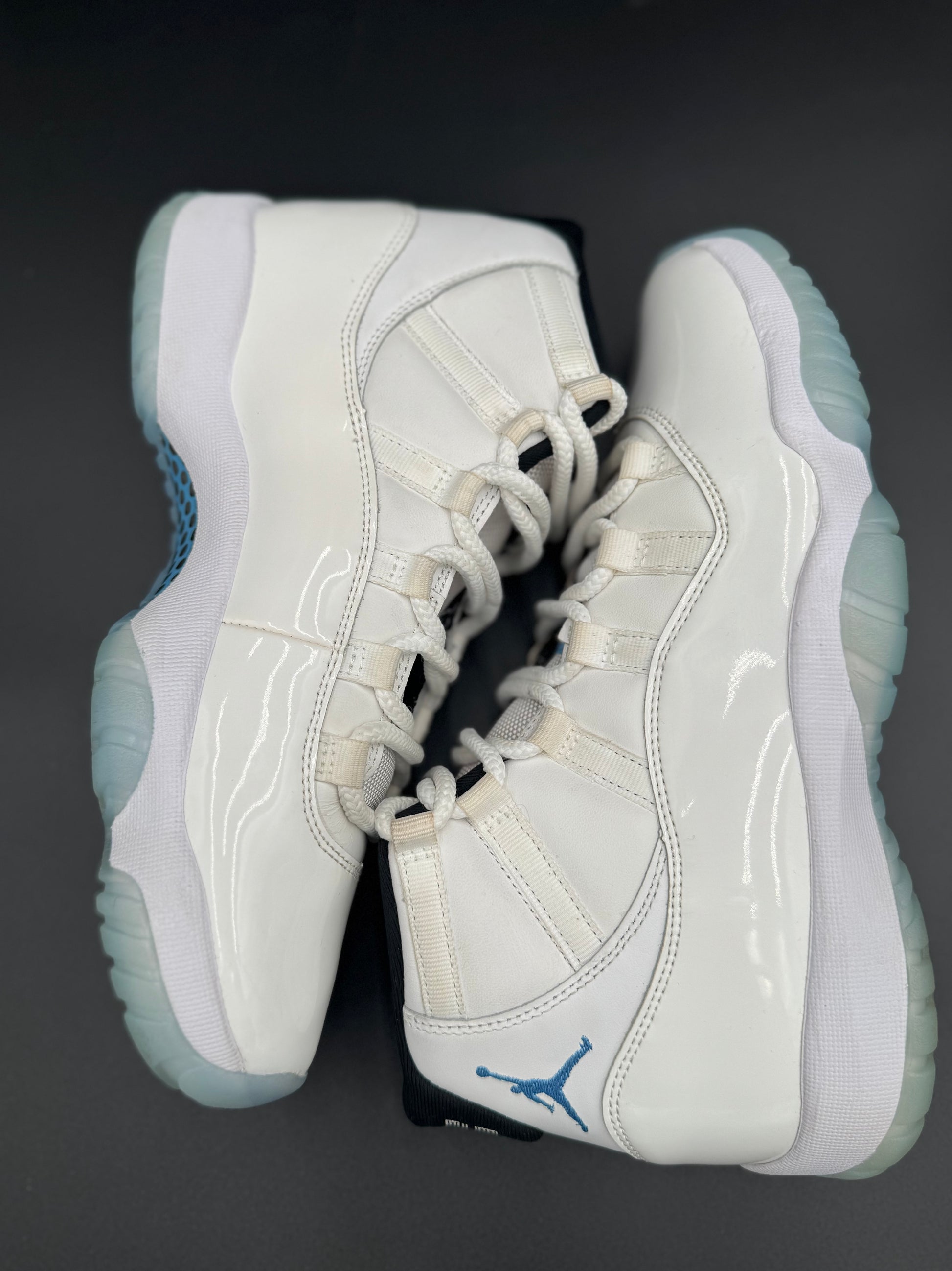 Air Jordan 11 Retro 'Legend Blue / Columbia'