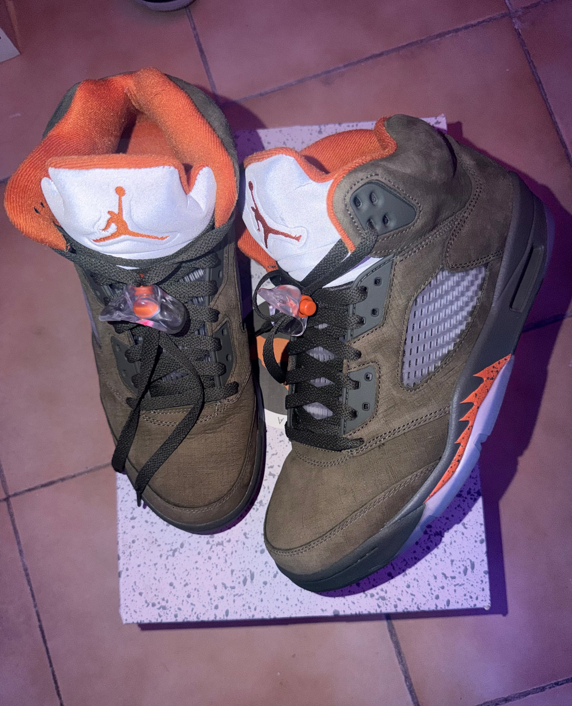 Air Jordan 5 Retro `Olive’ 2024