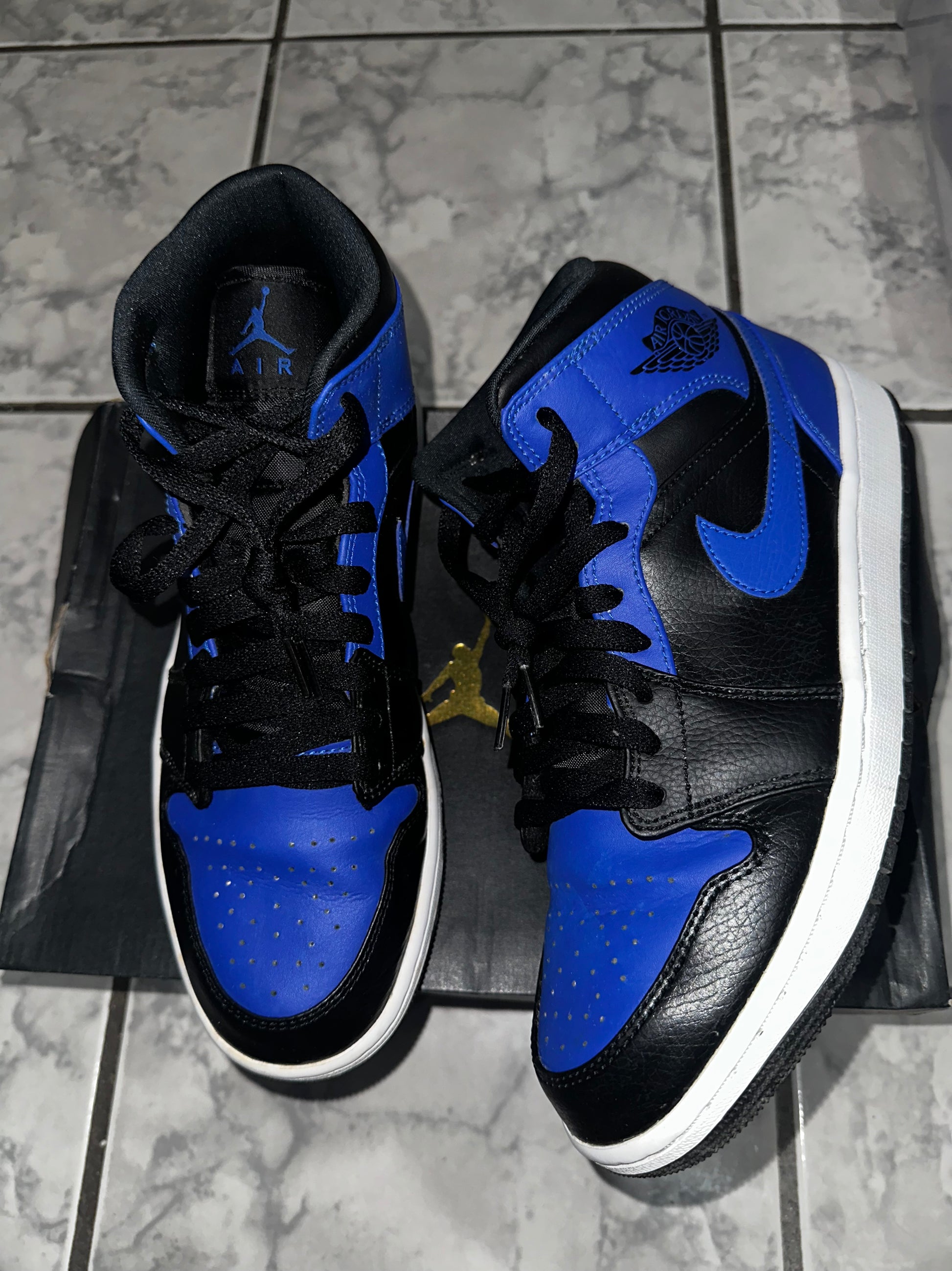 Air Jordan 1 Mid 'Hyper Royal