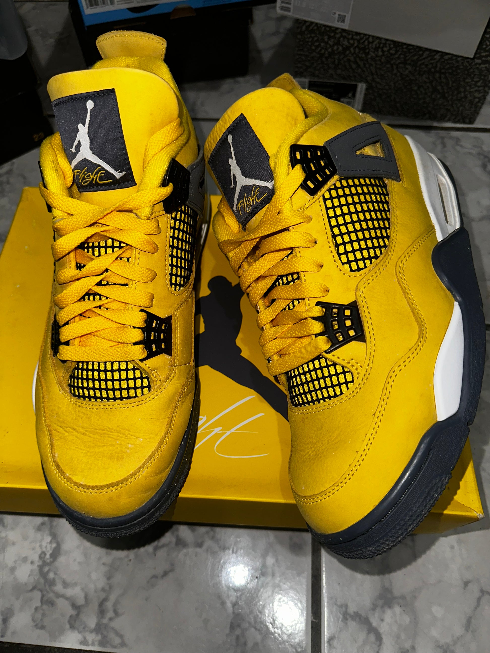 Air Jordan 4 Retro 'Lightning'