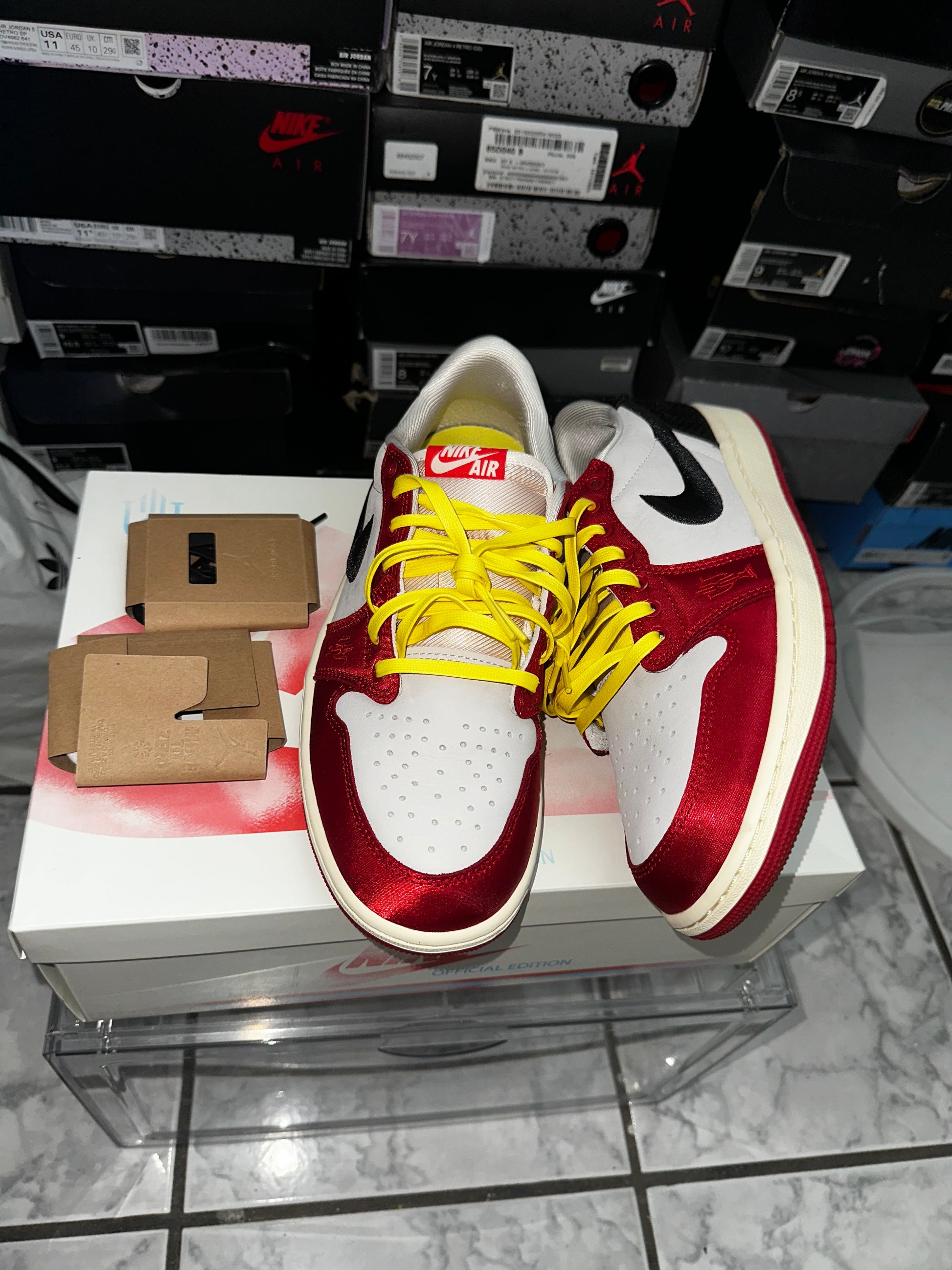 Trophy Room x Air Jordan 1 Retro Low OG SP 'Rookie Card - Away'