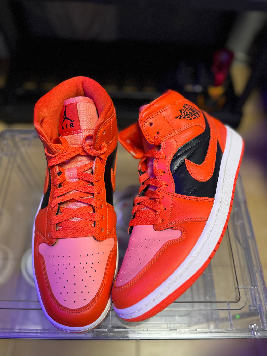 Wmns Air Jordan 1 Mid SE 'Rush Orange'