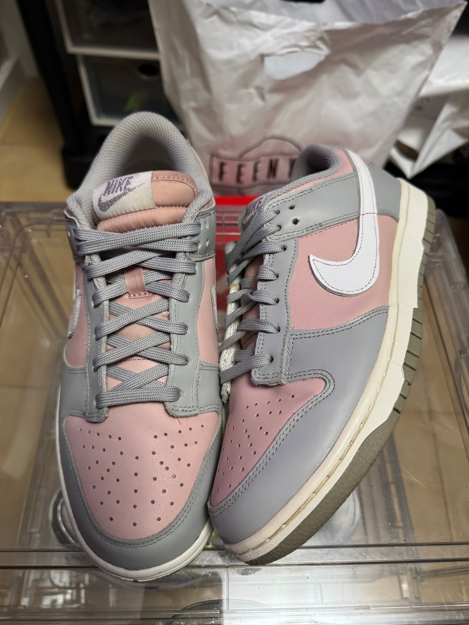 Nike Wmns Dunk Low 'Soft Grey Pink'