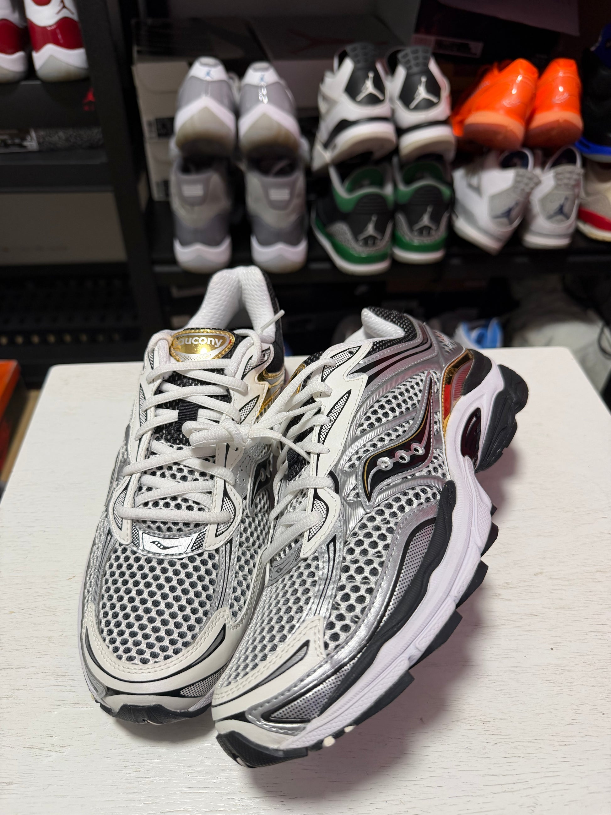 Saucony ProGrid Omni 9 'Silver Gold'