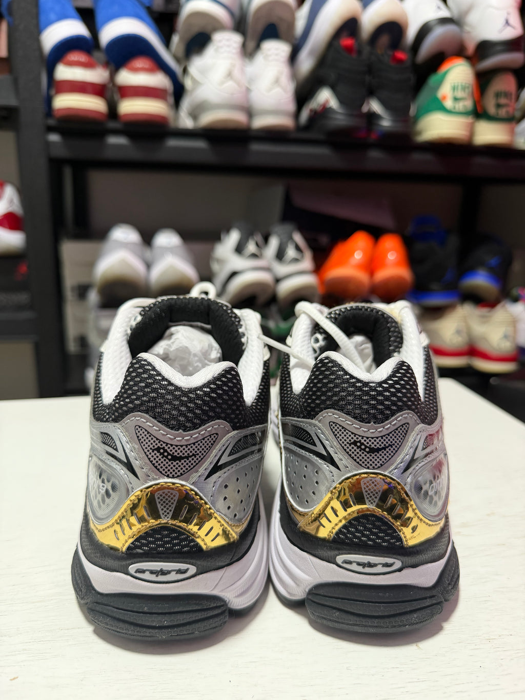 Saucony ProGrid Omni 9 'Silver Gold'