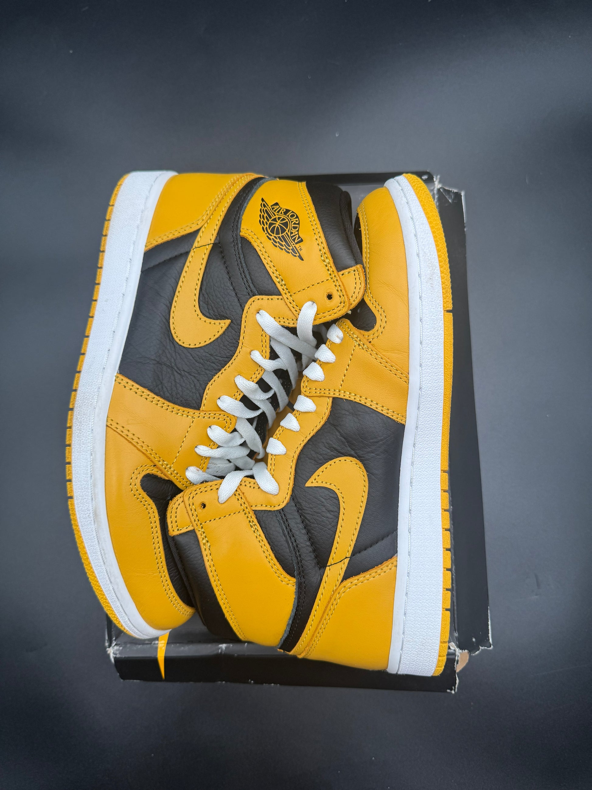 Air Jordan 1 Retro High OG 'Pollen'