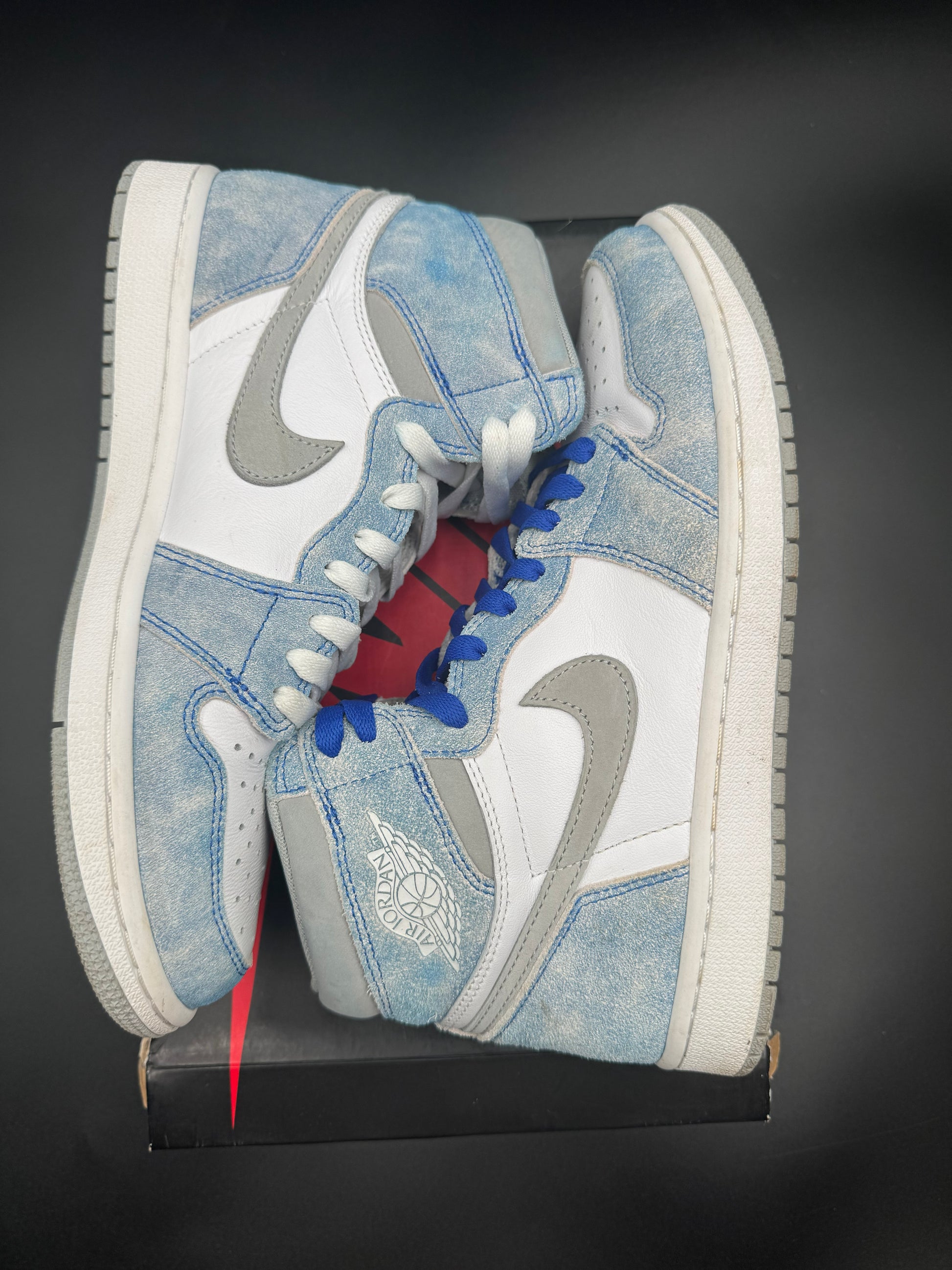 Air Jordan 1 Retro High OG 'Hyper Royal'
