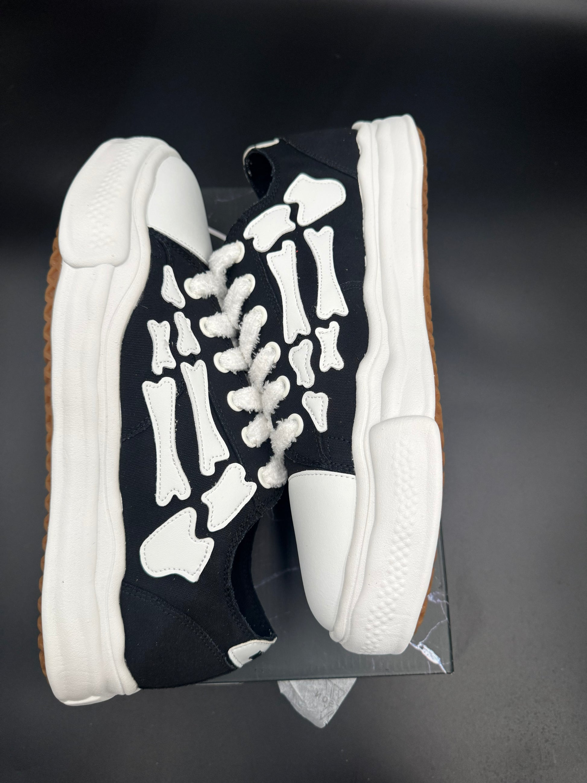 WATSON VULCAN BLACK & WHITE