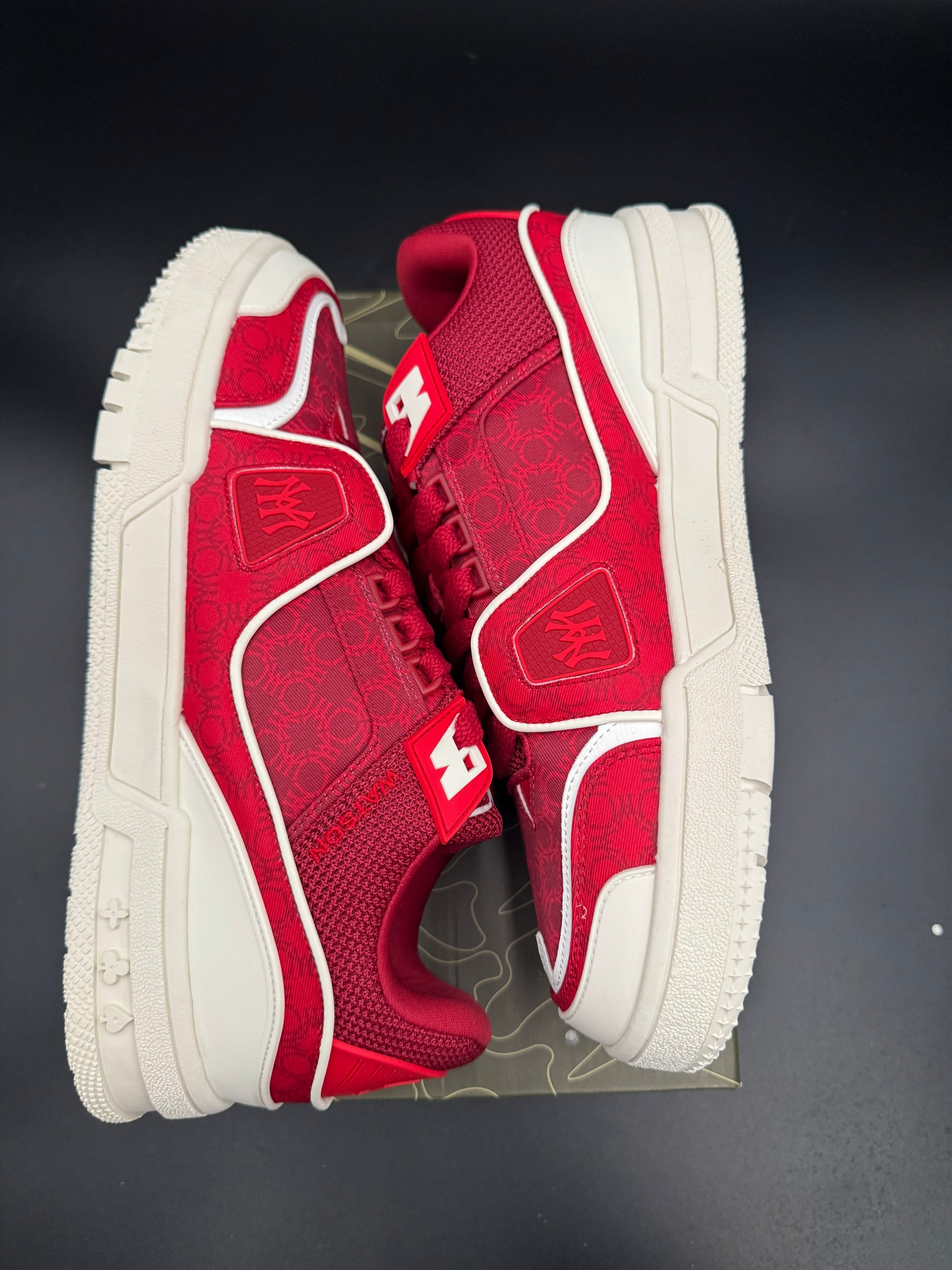 WATSON VULTURE V2 RED CLOTH