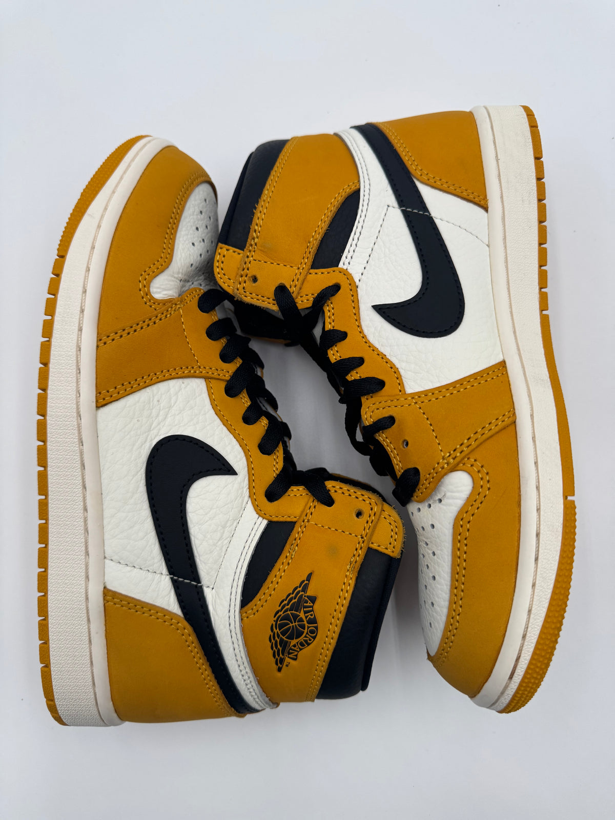 Air Jordan 1 Retro High OG 'Yellow Ochre'