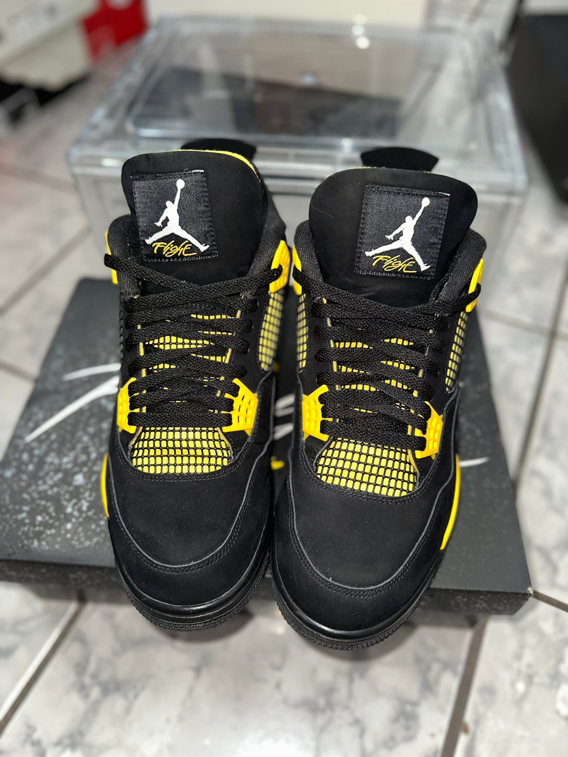 USED Air Jordan 4 Retro 'Thunder' 2023