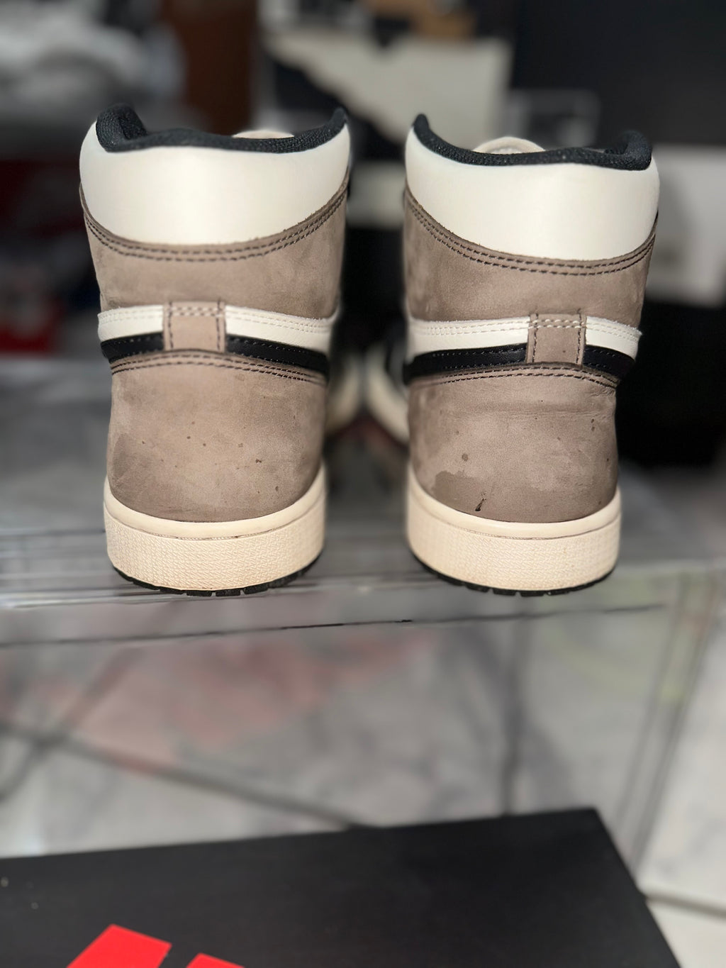 USED Air Jordan 1 Retro High OG 'Dark Mocha'
