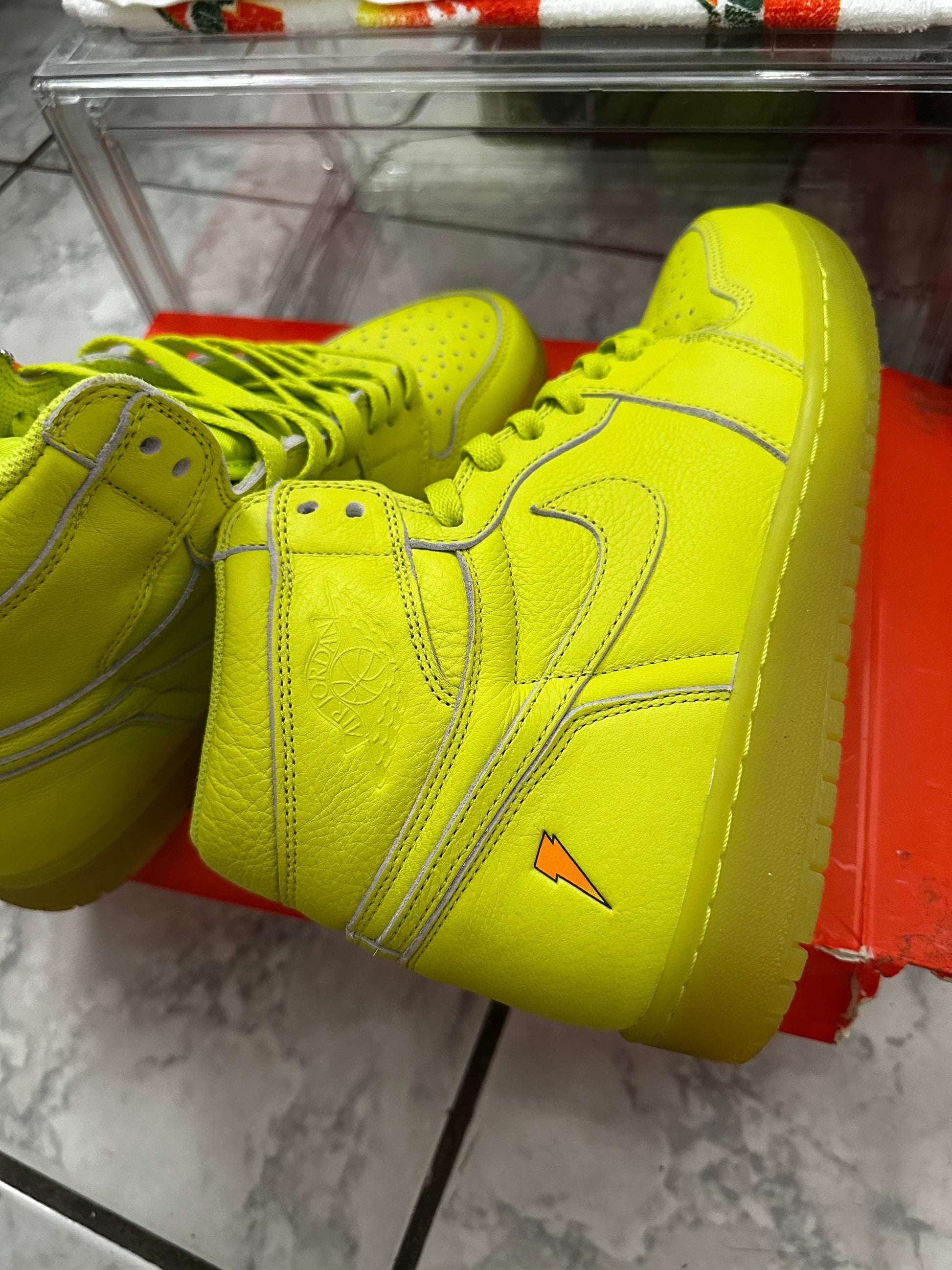 USED Jordan 1 Retro High Gatorade Cyber