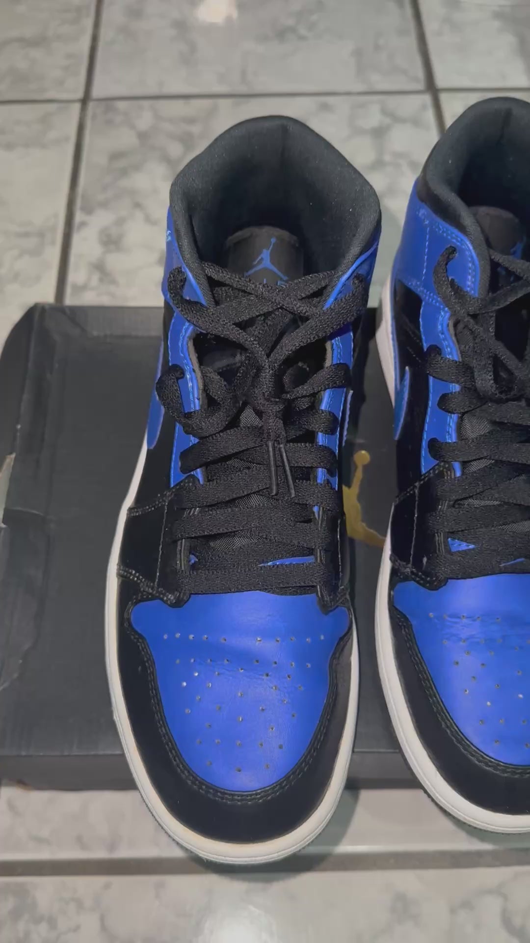Air Jordan 1 Mid 'Hyper Royal